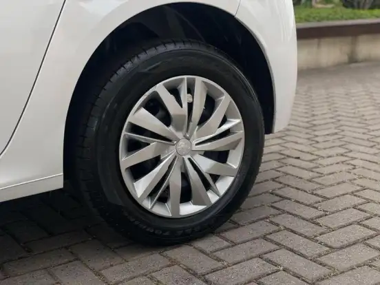 PEUGEOT-208-2023