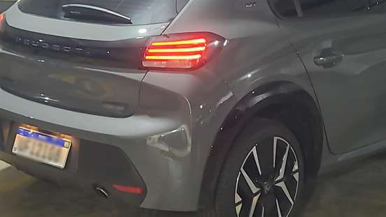 PEUGEOT-208-2025