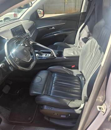 PEUGEOT-5008-2018
