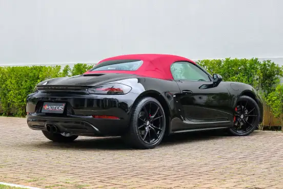 PORSCHE-718-2016