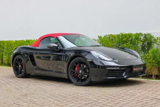 PORSCHE-718-2016