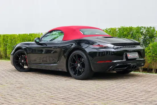 PORSCHE-718-2016