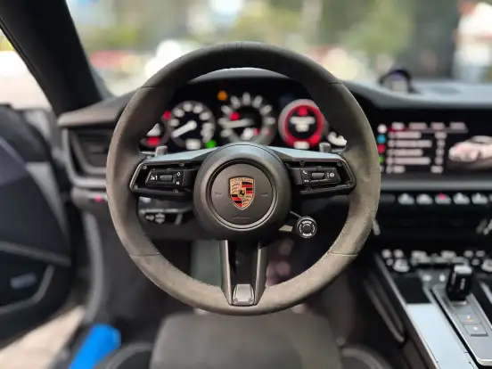 PORSCHE-911-2023