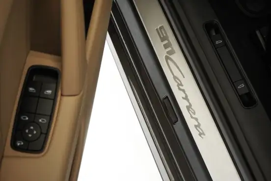 PORSCHE-911-2024