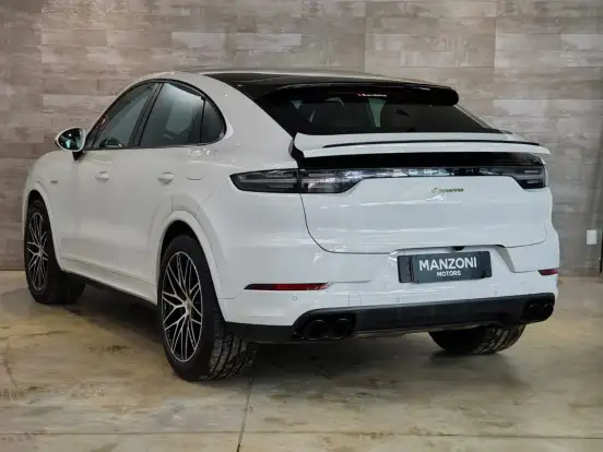 PORSCHE-CAYENNE-2022