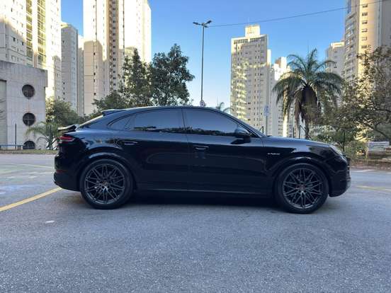 PORSCHE-CAYENNE-2025