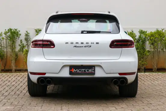 PORSCHE-MACAN-2017