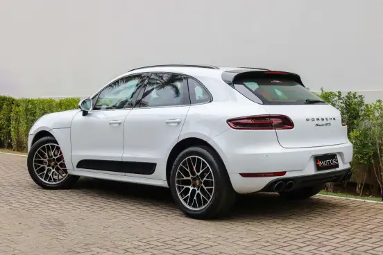 PORSCHE-MACAN-2017