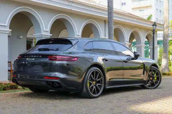 PORSCHE-PANAMERA-2019