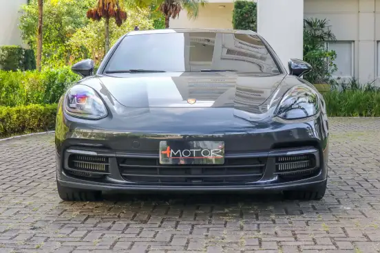 PORSCHE-PANAMERA-2019
