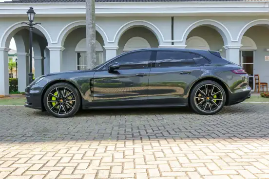PORSCHE-PANAMERA-2019