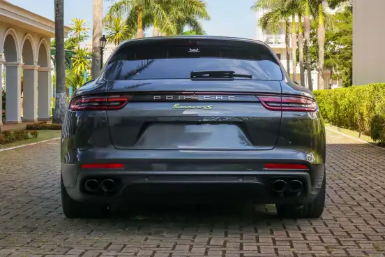 PORSCHE-PANAMERA-2019