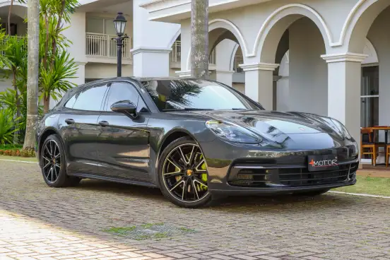 PORSCHE-PANAMERA-2019