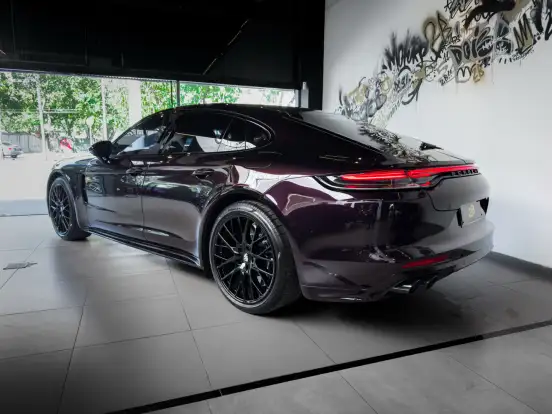 PORSCHE-PANAMERA-2021