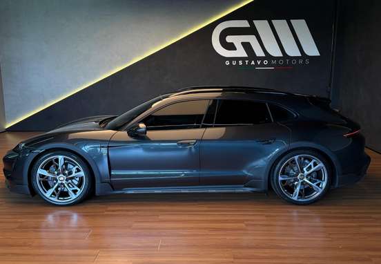 PORSCHE-TAYCAN-2023