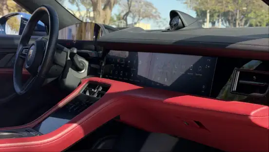PORSCHE-TAYCAN-2022