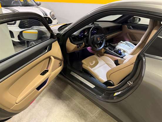 PORSCHE-911-2023