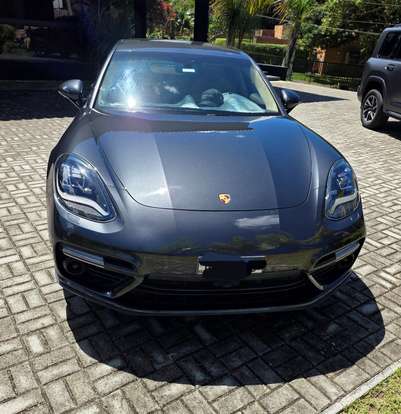 PORSCHE-PANAMERA-2016