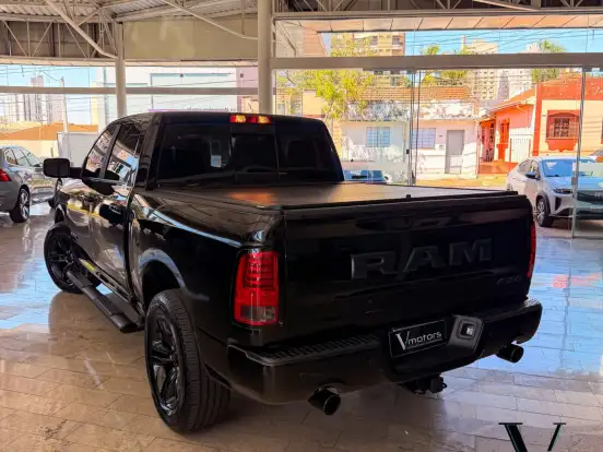 RAM-CLASSIC-5.7 V8 GASOLINA LARAMIE NIGHT EDITION CD 4X4 AUTOMÁTICO RAM-CLASSIC-2023
