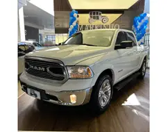 RAM CLASSIC 5.7 V8 GASOLINA LARAMIE CD 4X4 AUTOMÁTICO RAM CLASSIC 5.7 V8 GASOLINA LARAMIE CD 4X4 AUTOMÁTICO