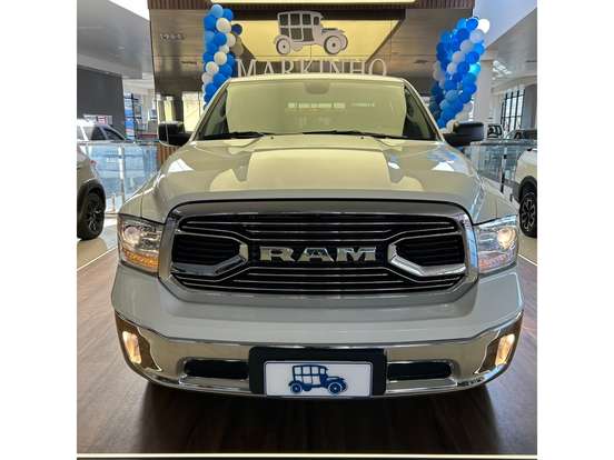 RAM-CLASSIC-5.7 V8 GASOLINA LARAMIE CD 4X4 AUTOMÁTICO RAM-CLASSIC-2023