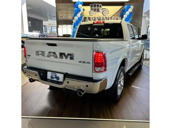 RAM-CLASSIC-5.7 V8 GASOLINA LARAMIE CD 4X4 AUTOMÁTICO RAM-CLASSIC-2023