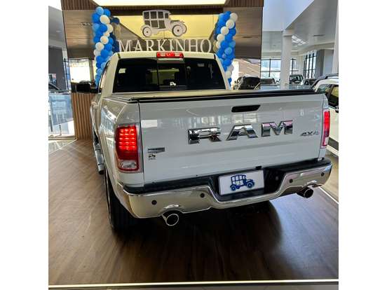 RAM-CLASSIC-5.7 V8 GASOLINA LARAMIE CD 4X4 AUTOMÁTICO RAM-CLASSIC-2023