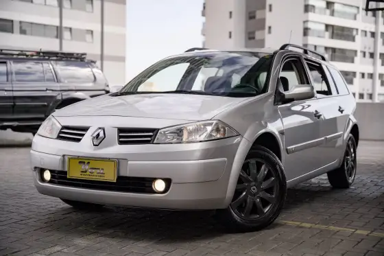 RENAULT MEGANE 1.6 DYNAMIQUE GRAND TOUR 16V FLEX 4P MANUAL RENAULT MEGANE 1.6 DYNAMIQUE GRAND TOUR 16V FLEX 4P MANUAL