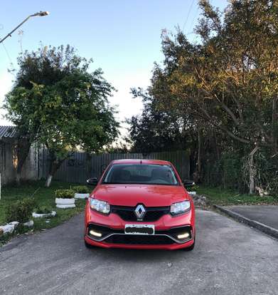 RENAULT-SANDERO-2018