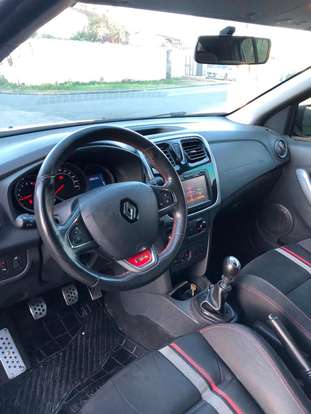 RENAULT-SANDERO-2018