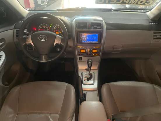 TOYOTA-COROLLA-2011