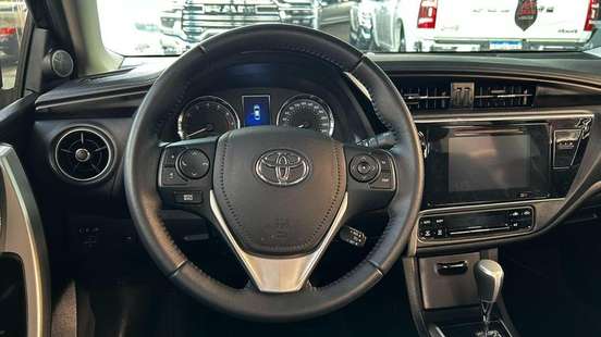 TOYOTA-COROLLA-2018