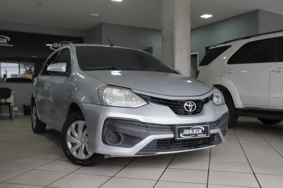 TOYOTA ETIOS 1.5 XS 16V FLEX 4P AUTOMÁTICO TOYOTA ETIOS 1.5 XS 16V FLEX 4P AUTOMÁTICO