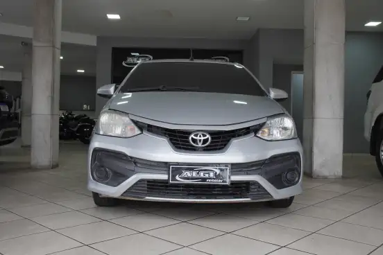 TOYOTA-ETIOS-2017
