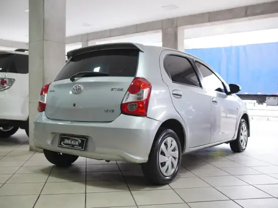 TOYOTA-ETIOS-1.5 XS 16V FLEX 4P AUTOMÁTICO TOYOTA-ETIOS-2017