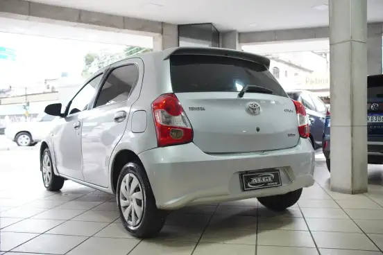 TOYOTA-ETIOS-2017