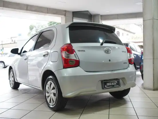TOYOTA-ETIOS-1.5 XS 16V FLEX 4P AUTOMÁTICO TOYOTA-ETIOS-2017