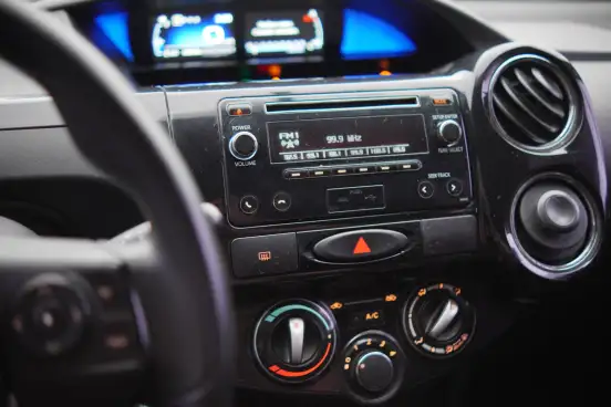 TOYOTA-ETIOS-2017