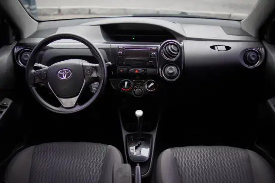 TOYOTA-ETIOS-2017