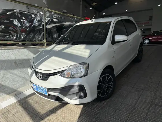 TOYOTA ETIOS 1.5 XS 16V FLEX 4P AUTOMÁTICO TOYOTA ETIOS 1.5 XS 16V FLEX 4P AUTOMÁTICO