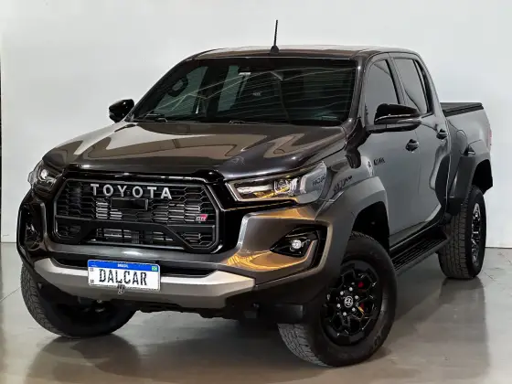 TOYOTA HILUX 2.8 D-4D TURBO DIESEL CD GR-S 4X4 AUTOMÁTICO