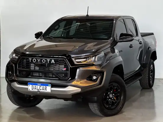 TOYOTA-HILUX-2.8 D-4D TURBO DIESEL CD GR-S 4X4 AUTOMÁTICO TOYOTA-HILUX-2023