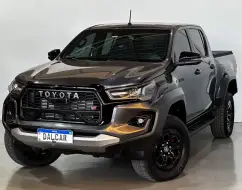 TOYOTA HILUX 2.8 D-4D TURBO DIESEL CD GR-S 4X4 AUTOMÁTICO TOYOTA HILUX 2.8 D-4D TURBO DIESEL CD GR-S 4X4 AUTOMÁTICO