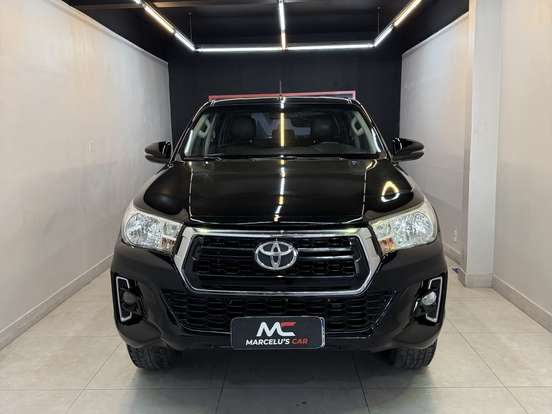 TOYOTA-HILUX-2018