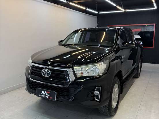 TOYOTA-HILUX-2018