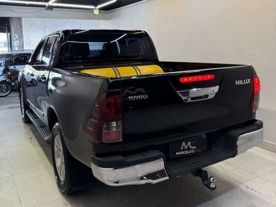 TOYOTA-HILUX-2018