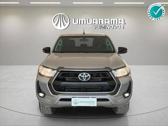 TOYOTA HILUX 2.8 D-4D TURBO DIESEL CD SR 4X4 AUTOMÁTICO