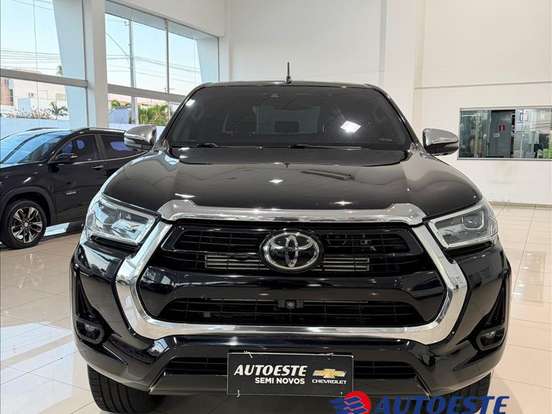 TOYOTA-HILUX-2.8 D-4D TURBO DIESEL CD SRV 4X4 AUTOMÁTICO TOYOTA-HILUX-2022