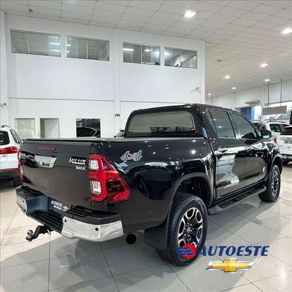 TOYOTA-HILUX-2022