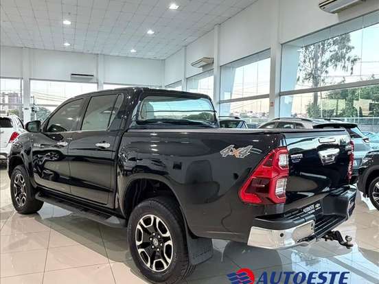 TOYOTA-HILUX-2.8 D-4D TURBO DIESEL CD SRV 4X4 AUTOMÁTICO TOYOTA-HILUX-2022